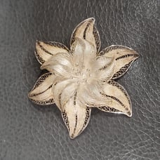 Vintage 925 sterling silver filigree flower brooch