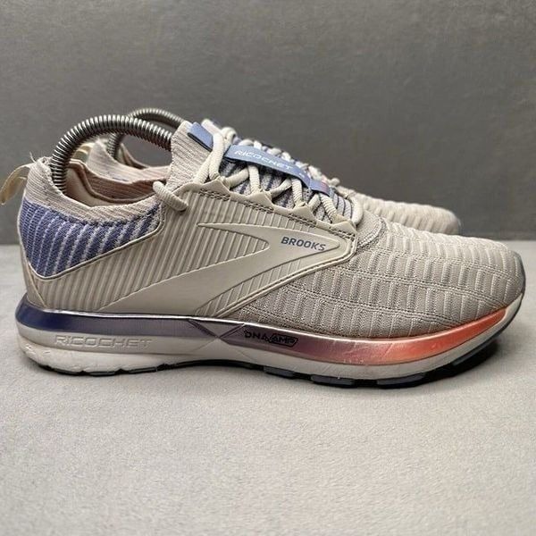 Womens Size 8.5 (B) Brooks Ricochet 2 LE Shoes Grey Athletic Running Sneakers
