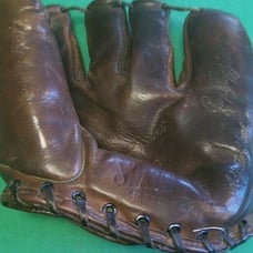1945 Spaulding Baseball Glove a George Snuffing Sternweiss model