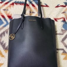 LARGE MICHAEL KORS PURSE