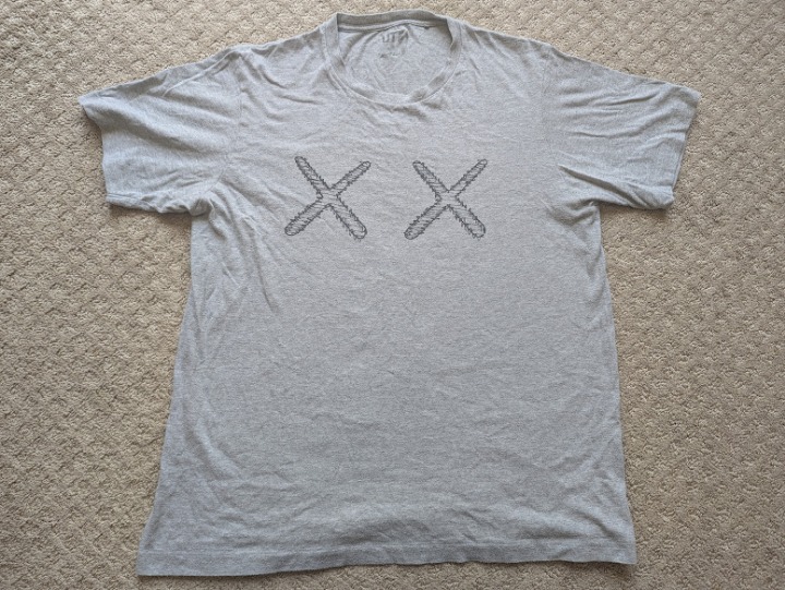 Kaws x Uniqlo UT 2016 Gray Short Sleeve XL Shirt XX / Character Letters