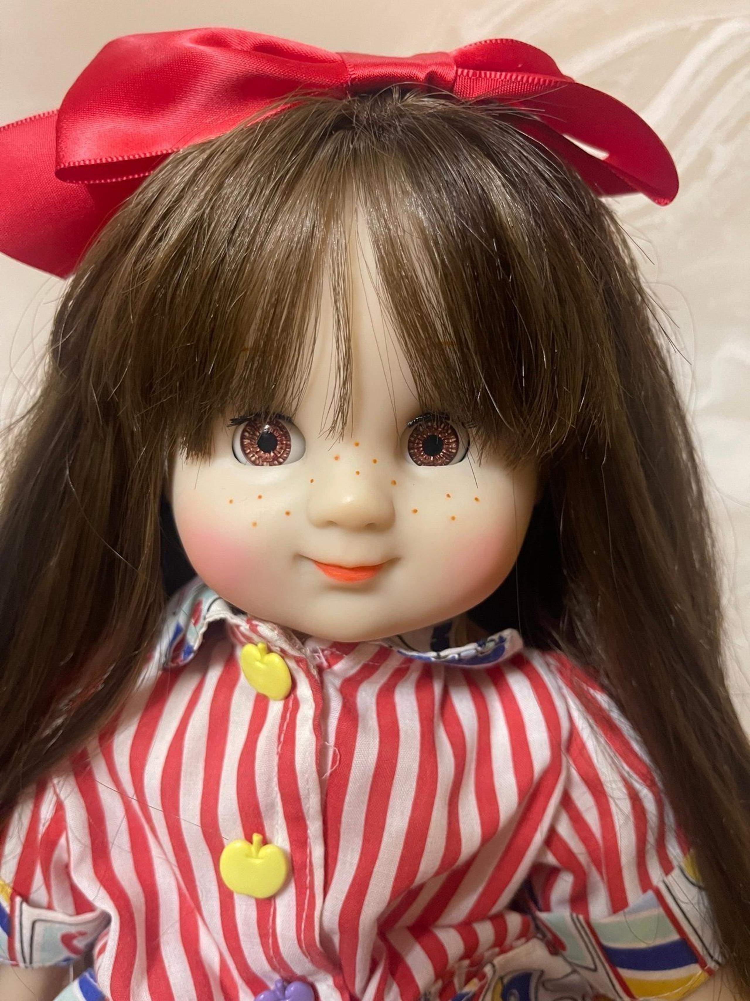 Cute GoJo Doll Brunette Lt Brown Eyes Freckles