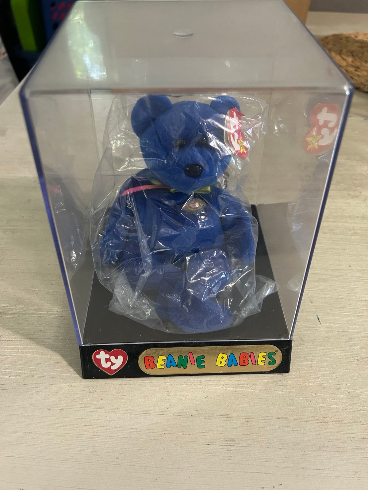 TY Beanie Baby - CLUBBY - RARE- STILL IN ORIGINAL PACKAGING!!! IN OFFICIAL CASE