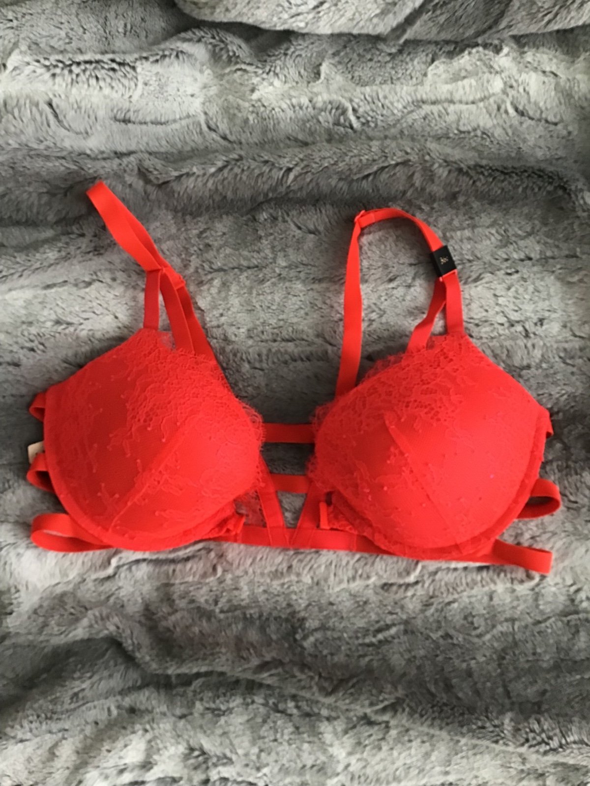 Victoria's Secret VS Fashion show red eyelash lace push up strappy bra 36C 34D