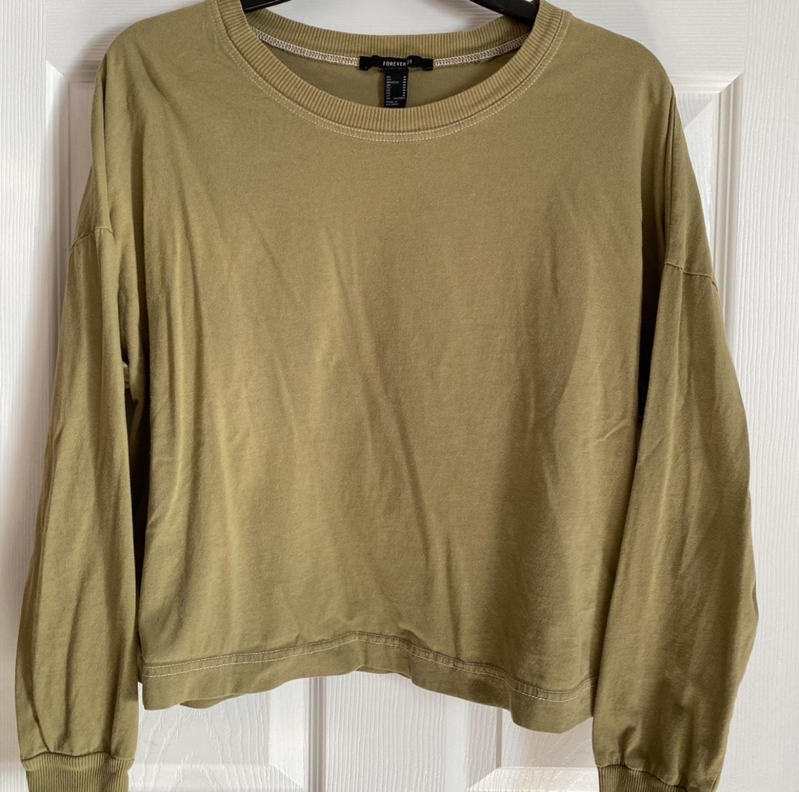 Forever 21 Junior’s Green Olive Long Sleeve Shirt Medium