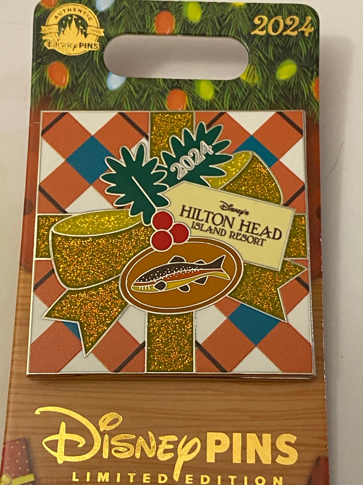 WDW Hilton Head Island - Koda - Resorts Christmas 2024 Present LE Disney Pin