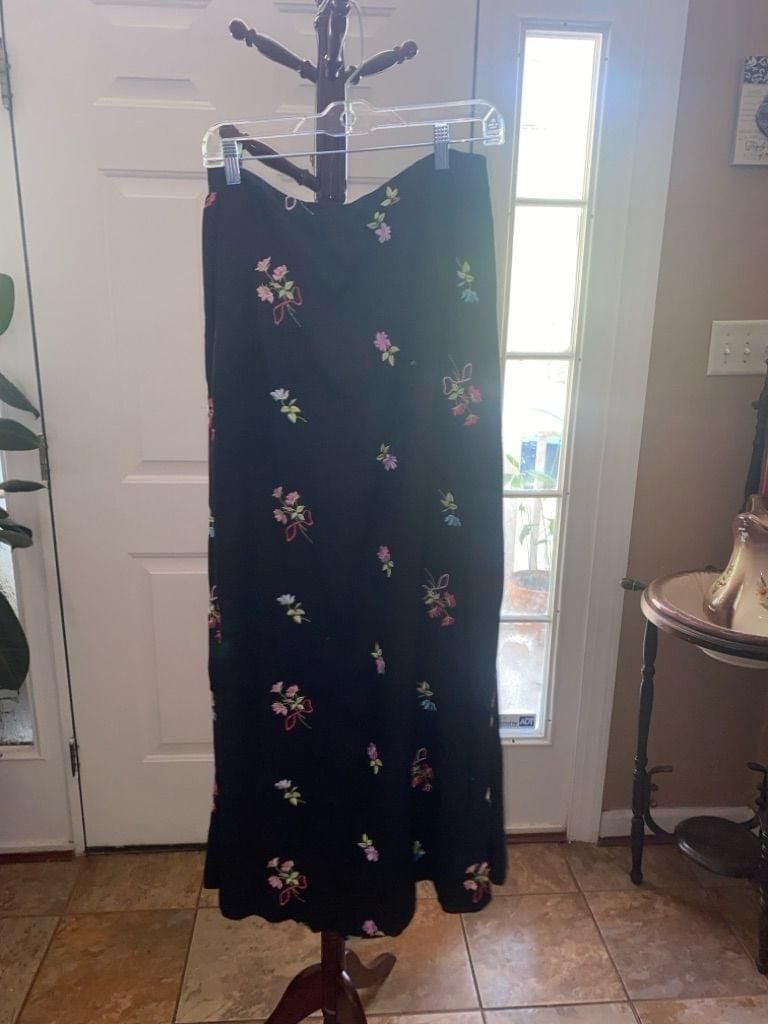 Women's Lilly Pulitzer Black Floral silk Maxi Skirt Size 6