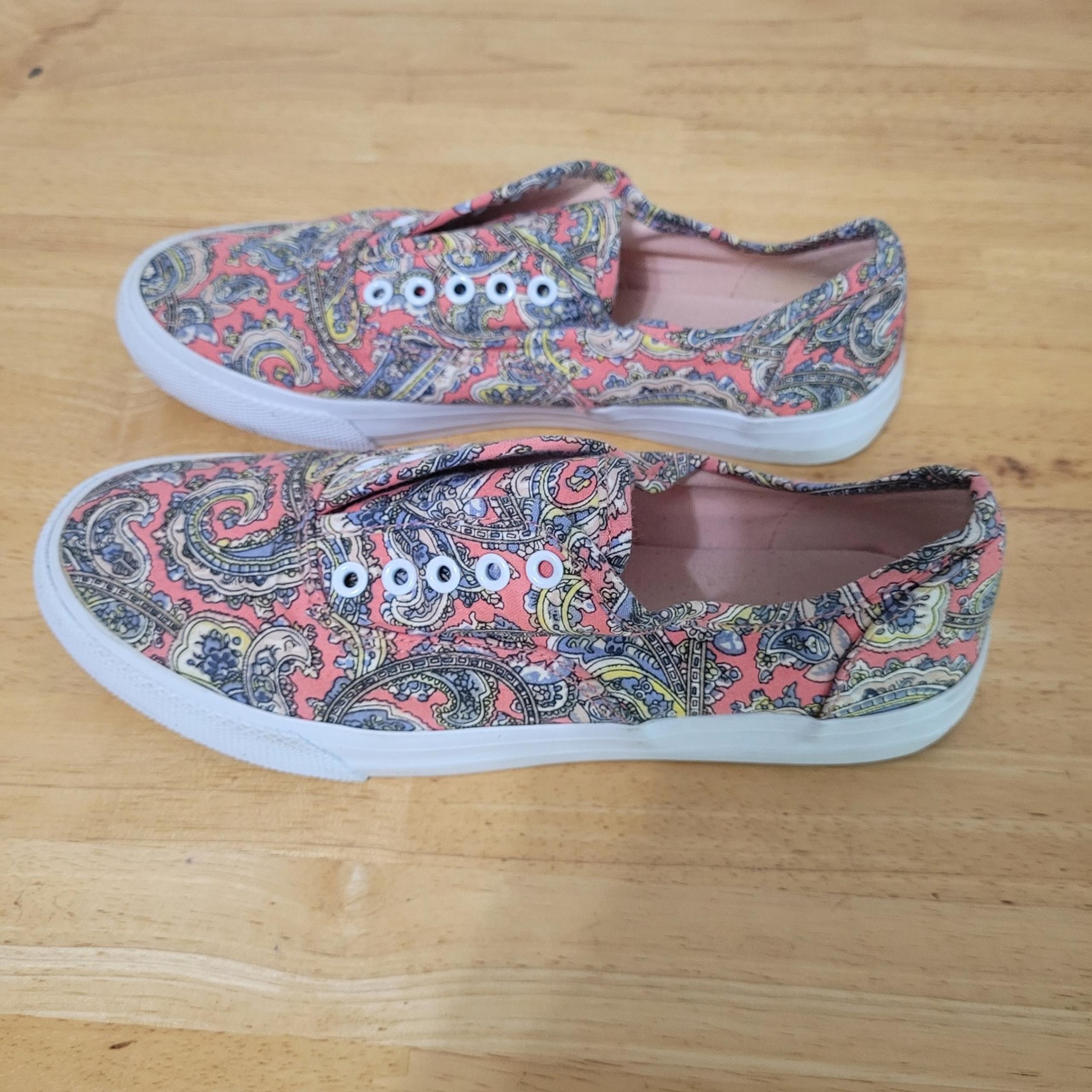 Mossimo Supply Co. Paisley  Sneakers Casual Shoes Comfy Size 6 No Laces