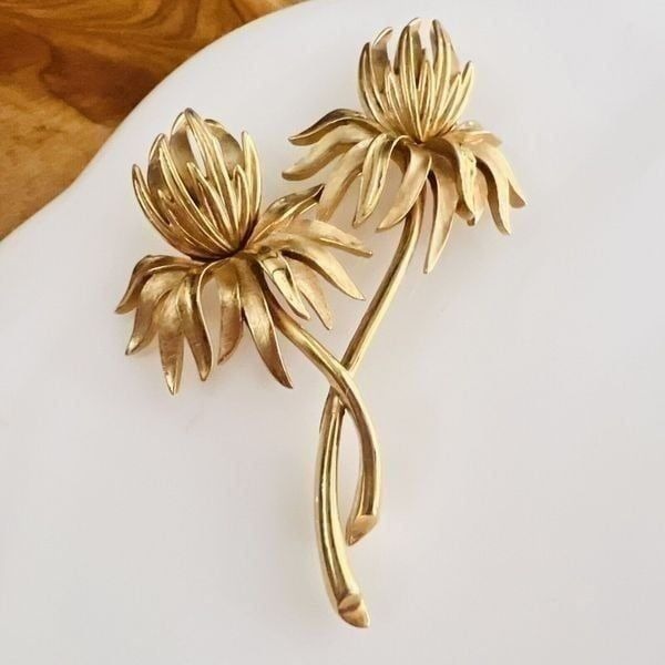 Vintage TRIFARI Brooch Signed Scottish Thistles Stem Gold Plate Huge RARE 4065
