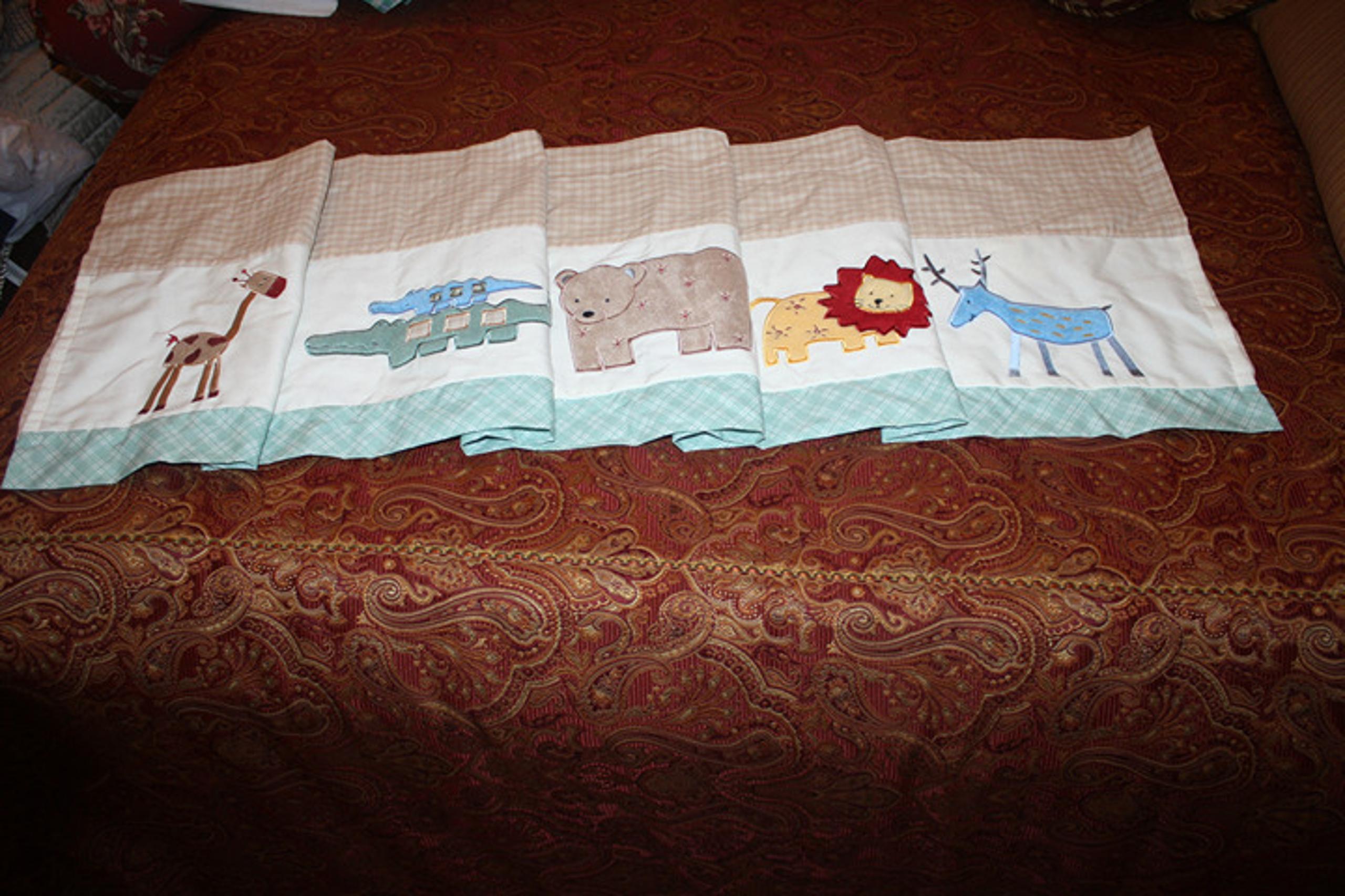 Kidsline Valance ABC Wild Zoo Kidsline Jungle Safari Lion Giraffe Alligator Elk
