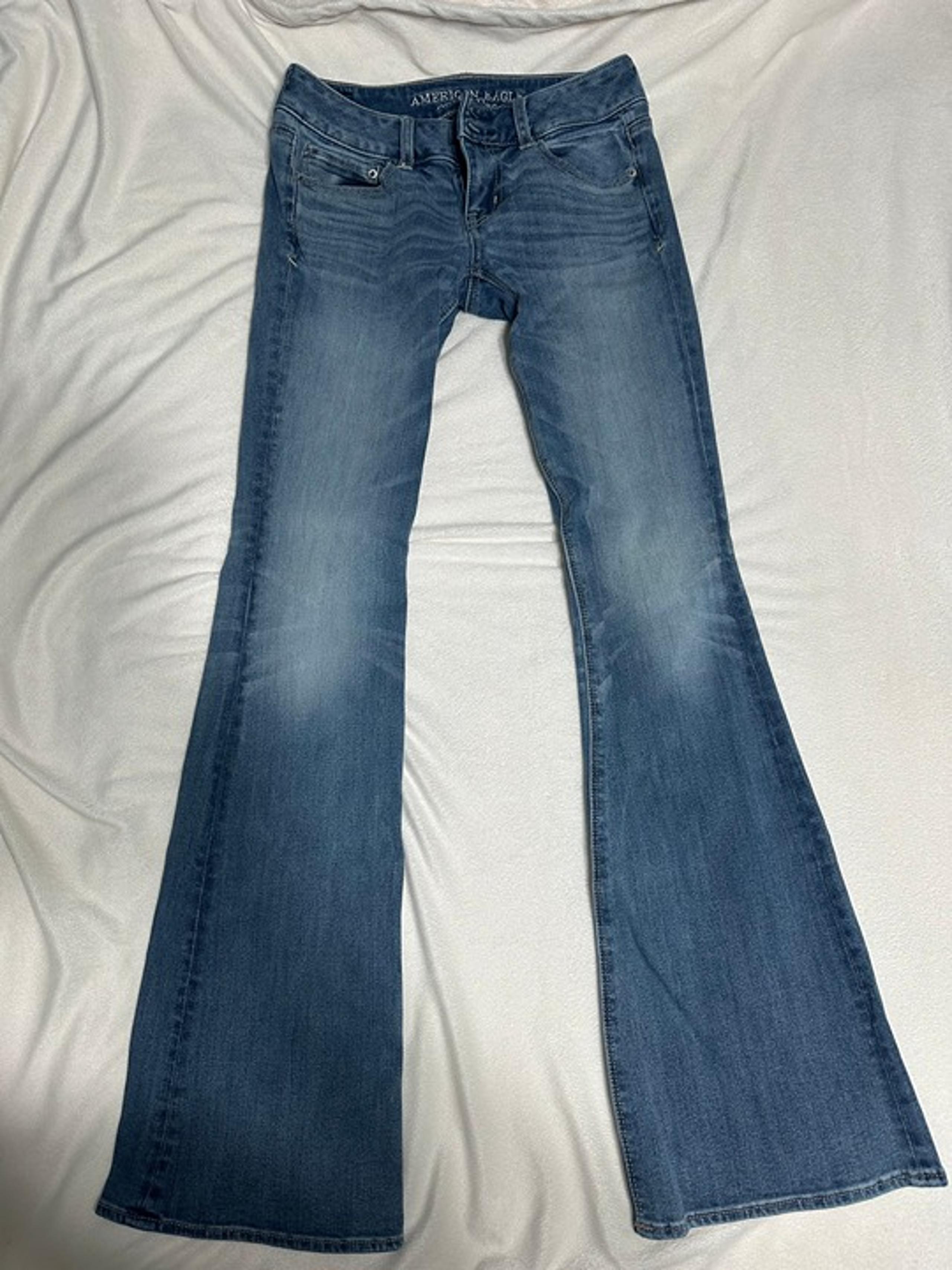 American Eagle Artist Flare Jeans – Size 0 Regular Light Wash