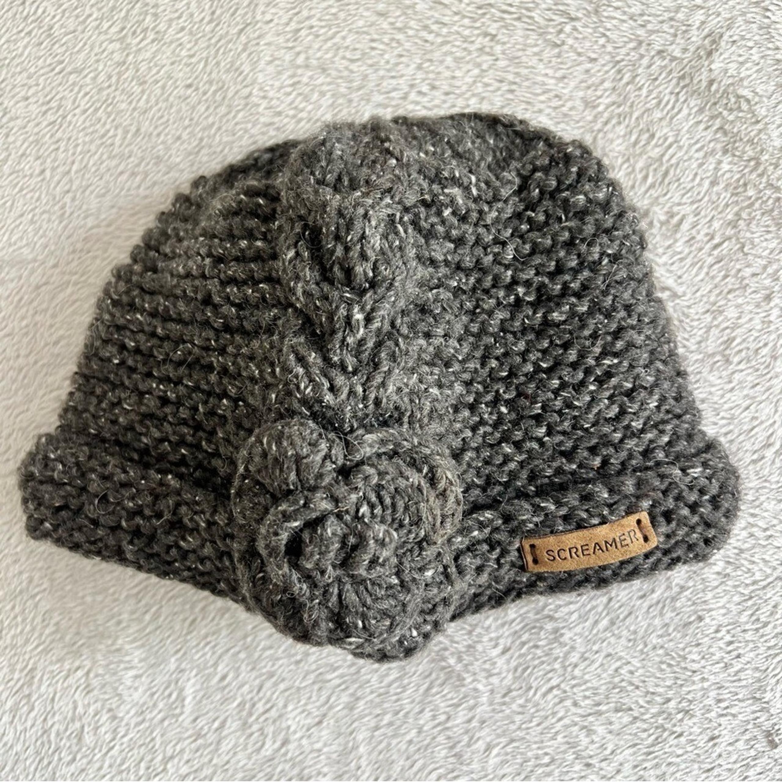 Screamer Beanie Hat Cap Women's One Size Knit Winter Warm Cozy Sage Green Grey
