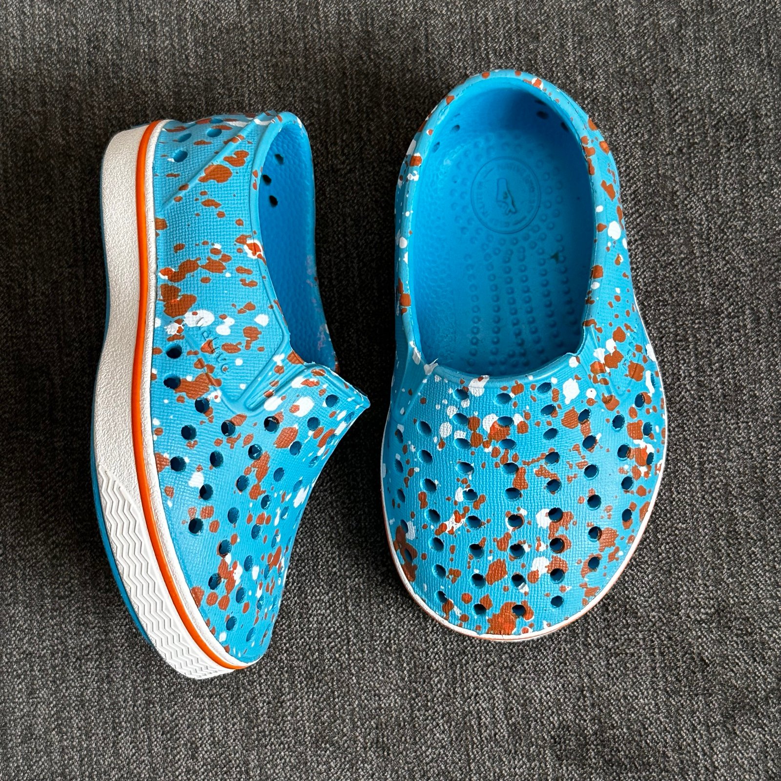 Blue speckled Blippi Native Shoes size 4 infant toddler