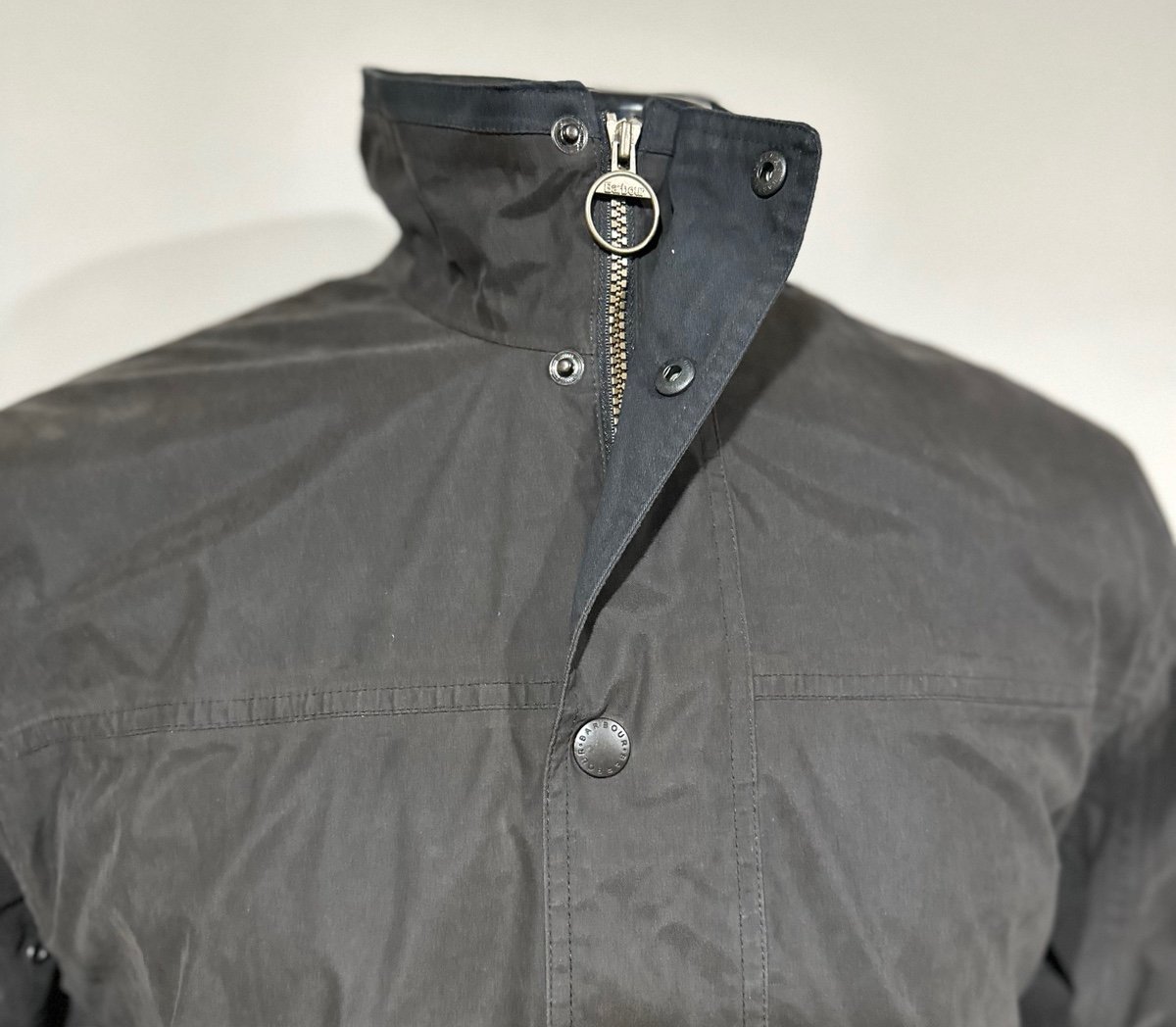 Barbour Filbourn Equestrian Charcoal Gray Men’s Waterproof Jacket Size M