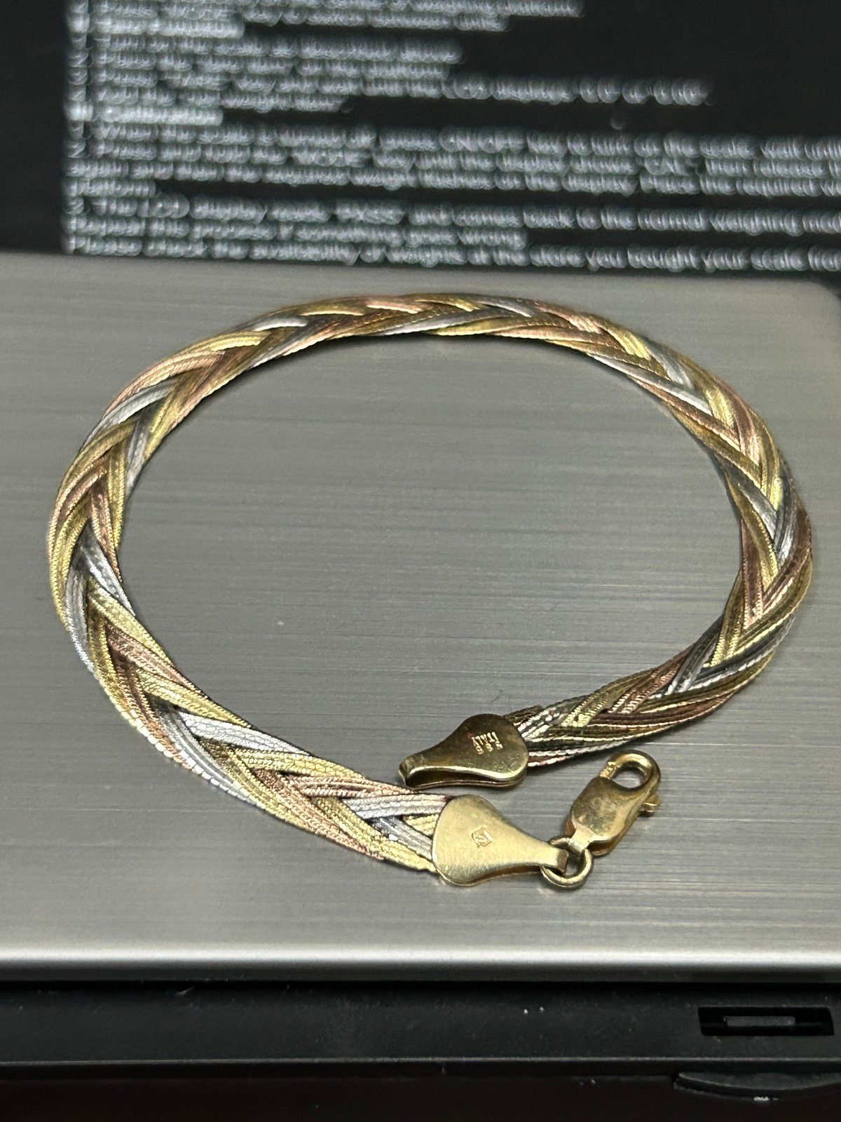 Repair needed- 585 Italy 14k yellow rose white gold triple color bracelet 7”