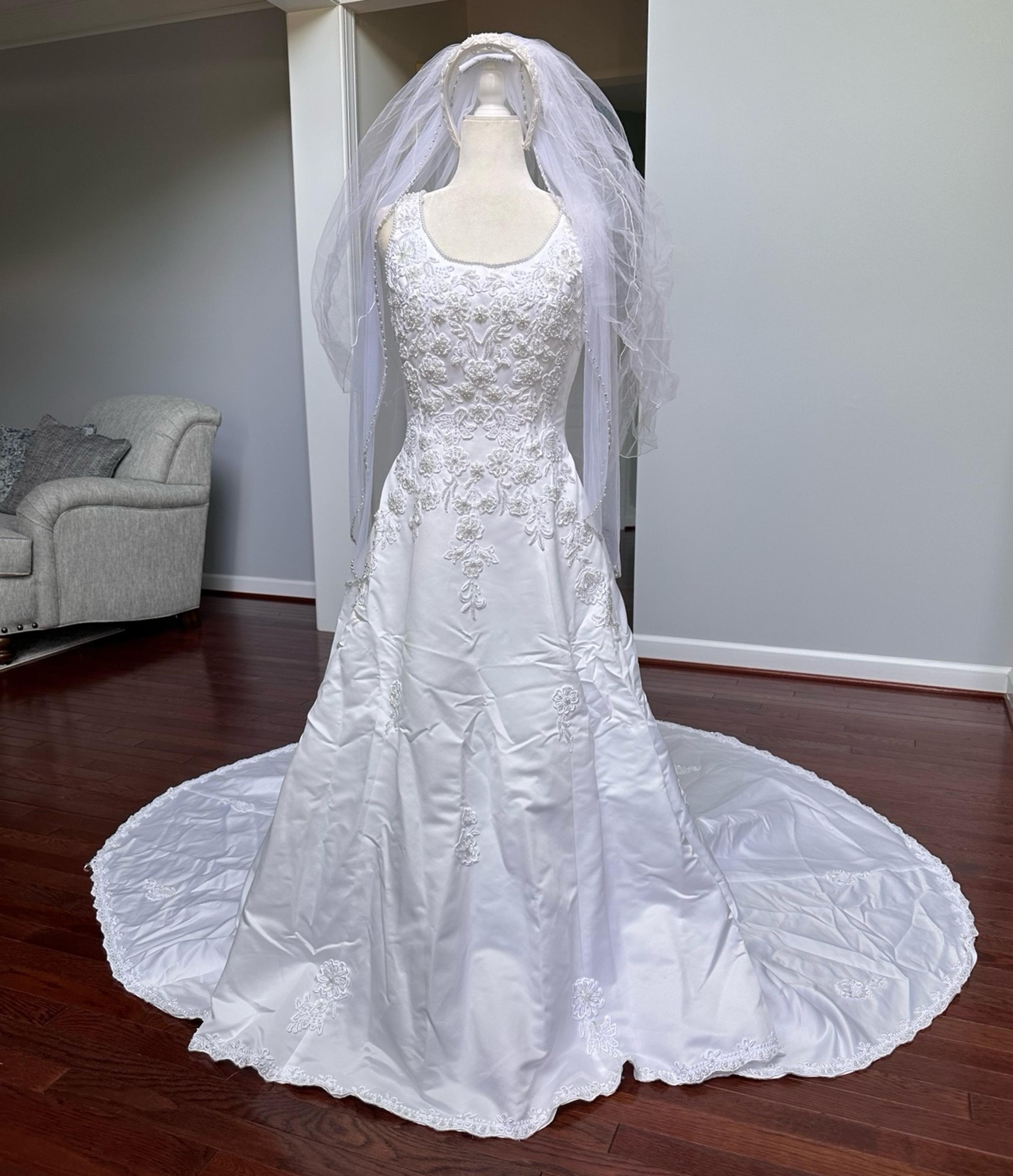 Vintage Y2K Feminine Beaded Ethereal French Wedding Dress Anthropologie Bridal
