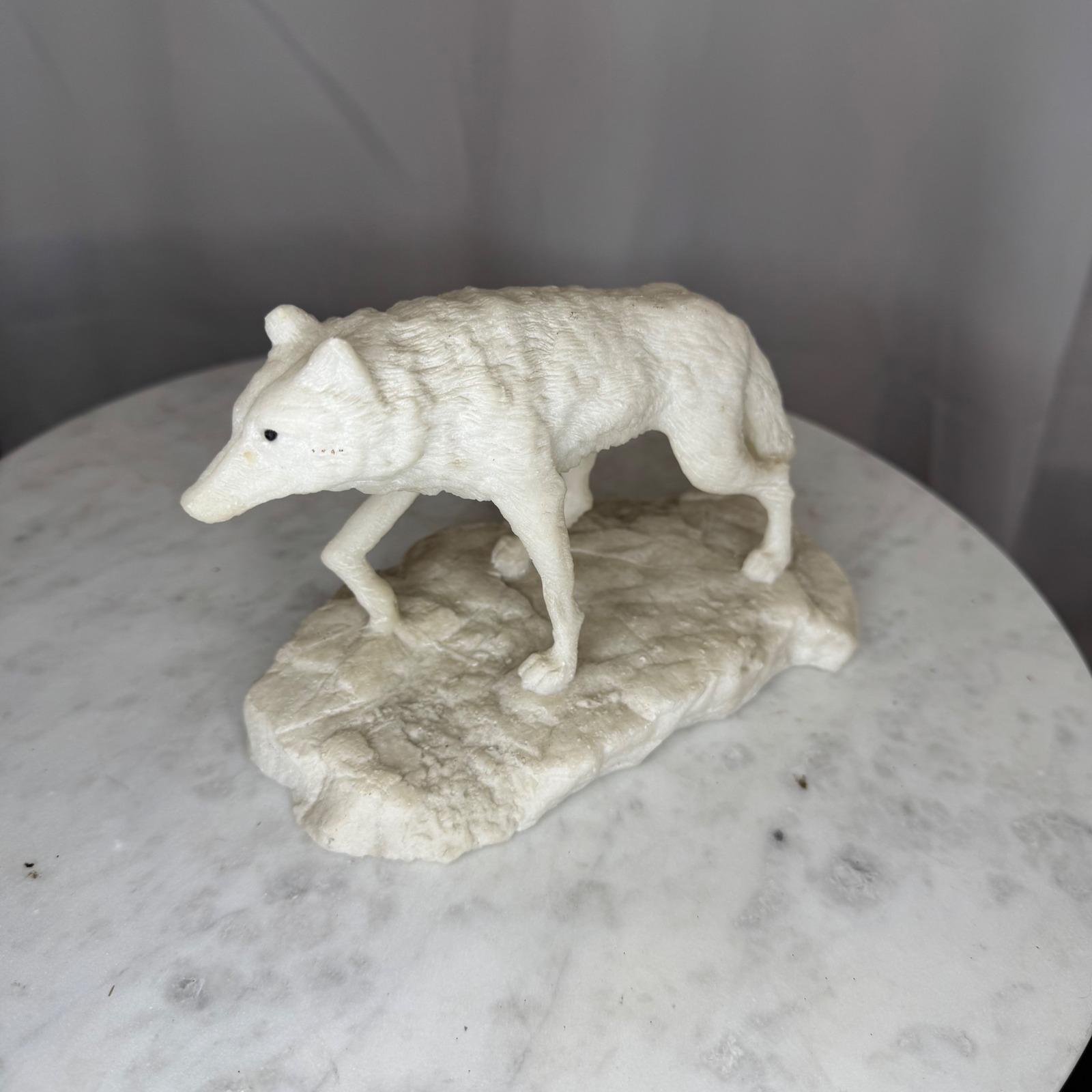 Wolf Quartz Statue Animal Sculpture Home Decor Accent Piece 7.5 Inch