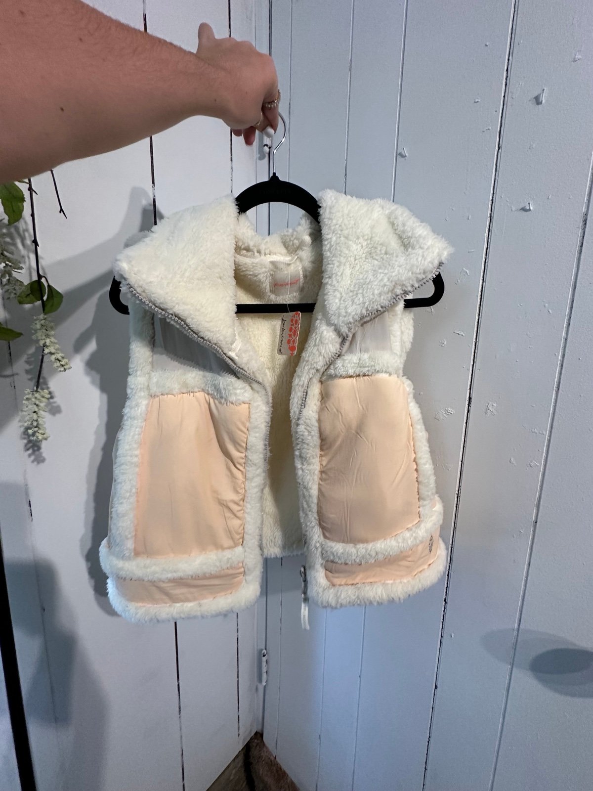 Free People movement NWT Sherpa vest with peach