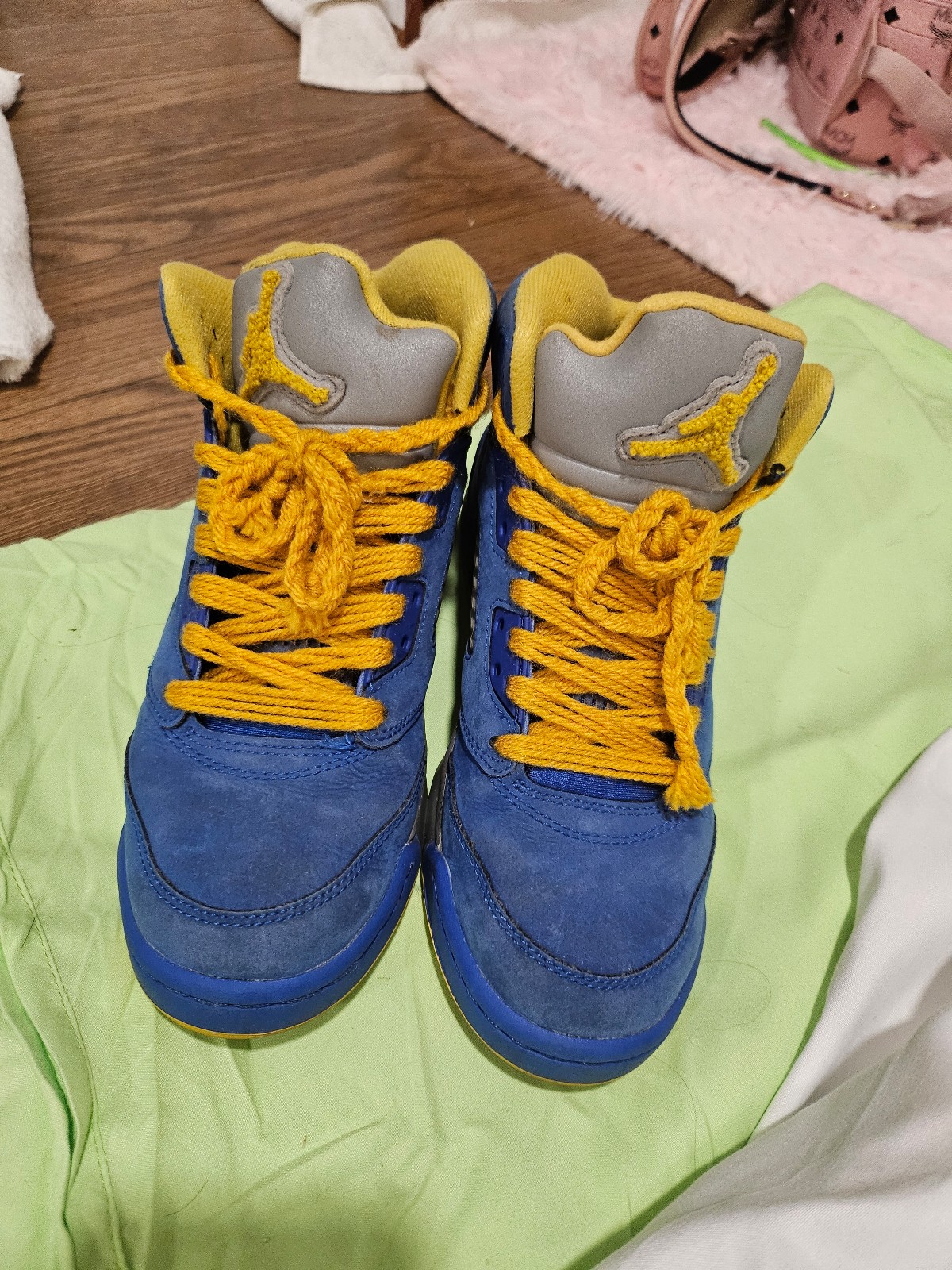 Jordan 5 size 4.5Y