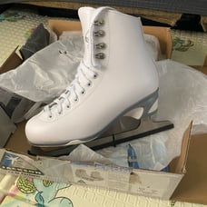 Ice skates women