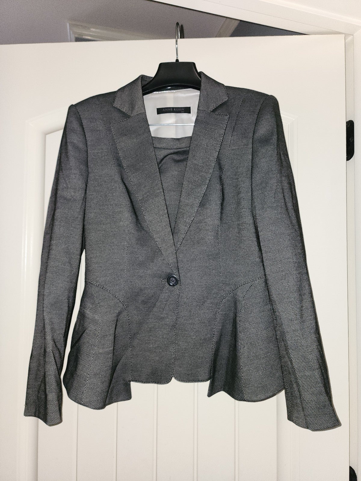 Anne klein suit ANNE KLEIN suit size 6