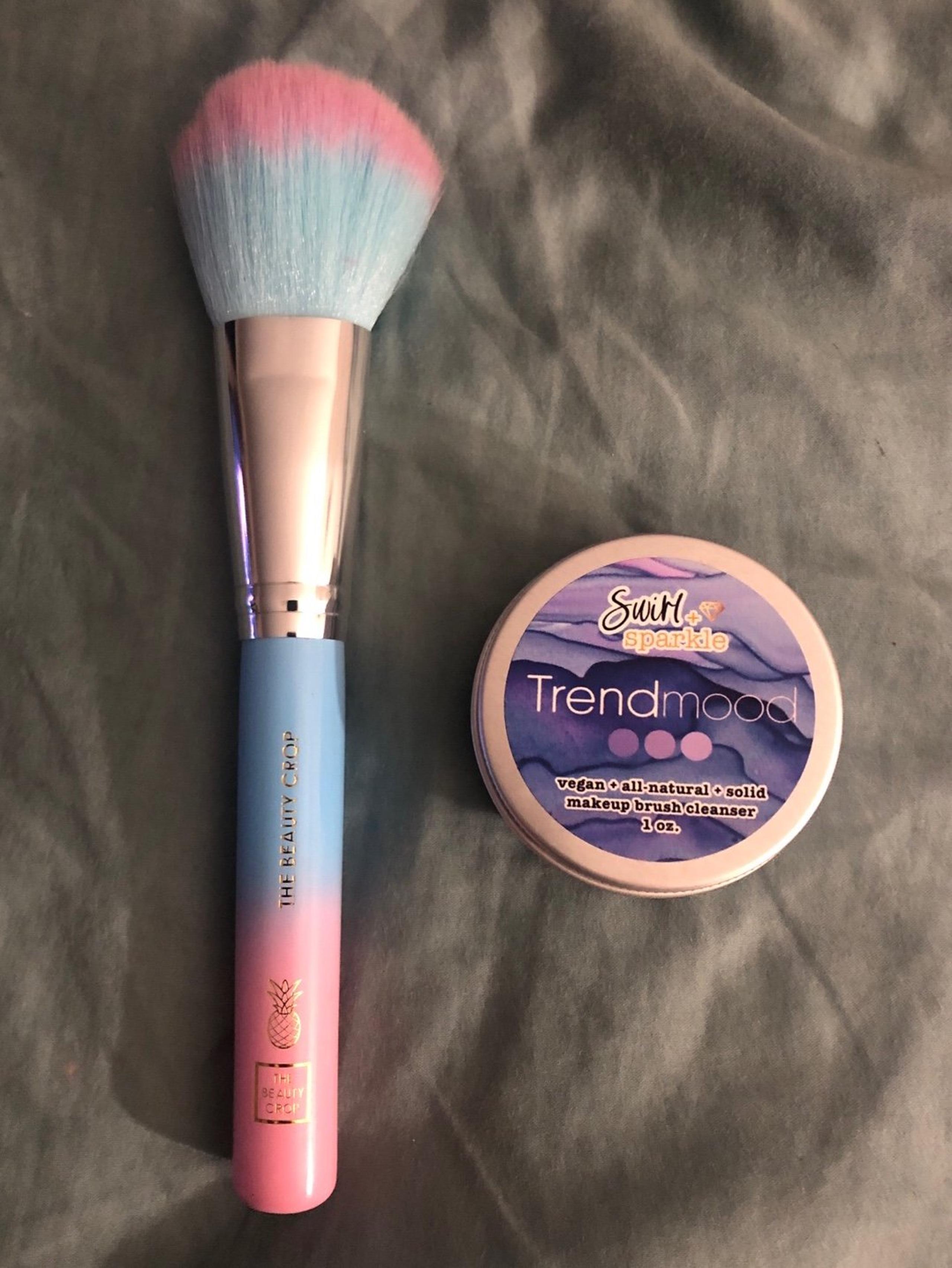 The Beauty Crop Makeup Brush : Powder F203 & Swirl & Sparkle Makeup Brush Cleane