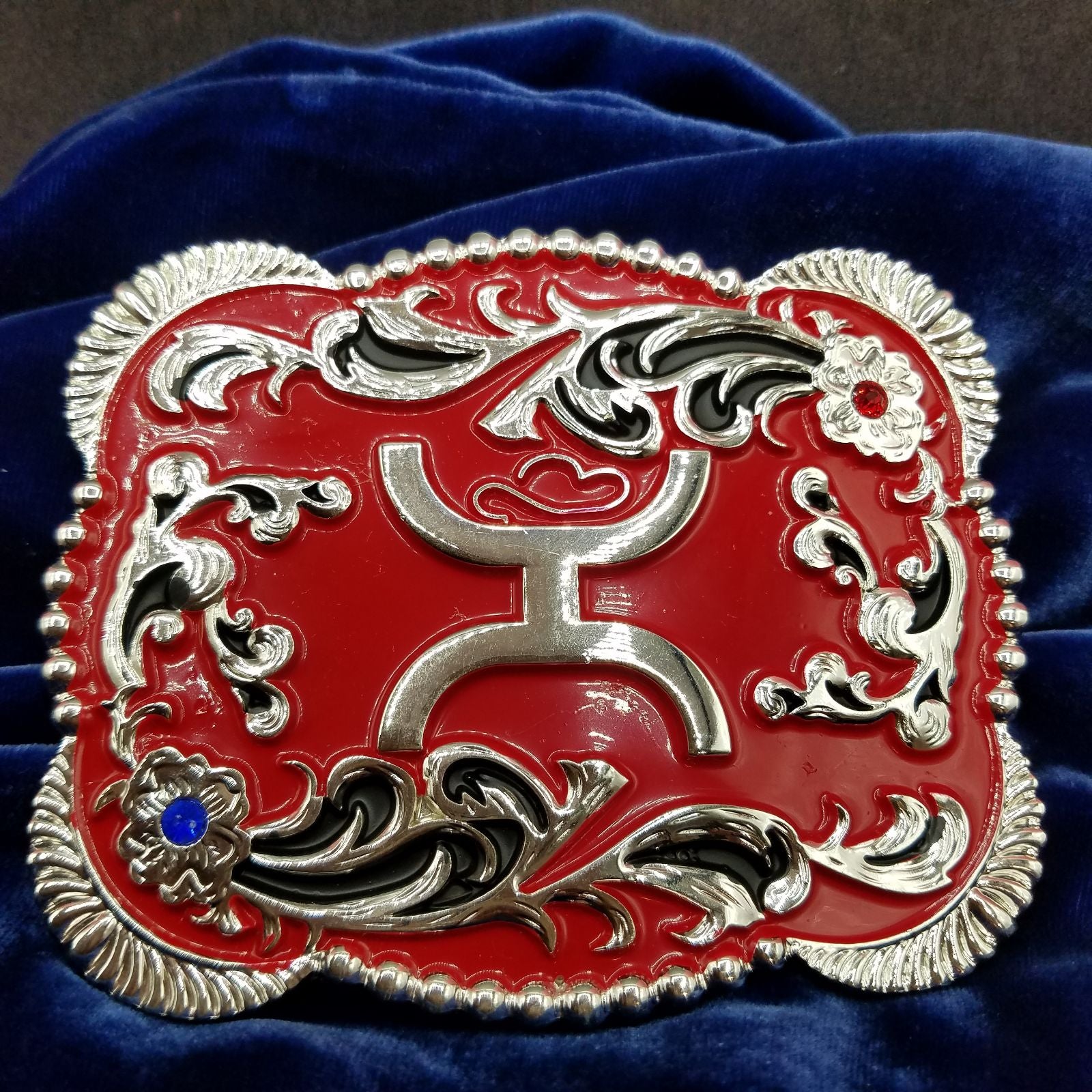 Western belt buckle 3.5 x 4 inches red and silver