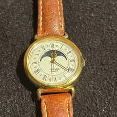 Women's two toned watch Decorative
