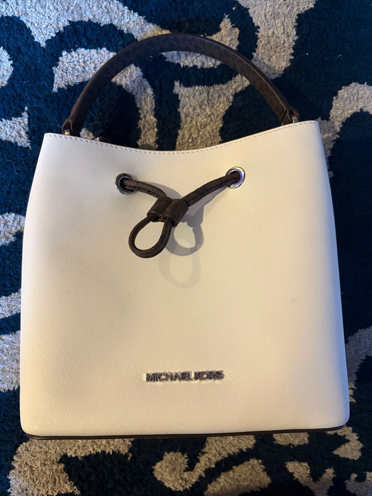 michael kors white bucket bag