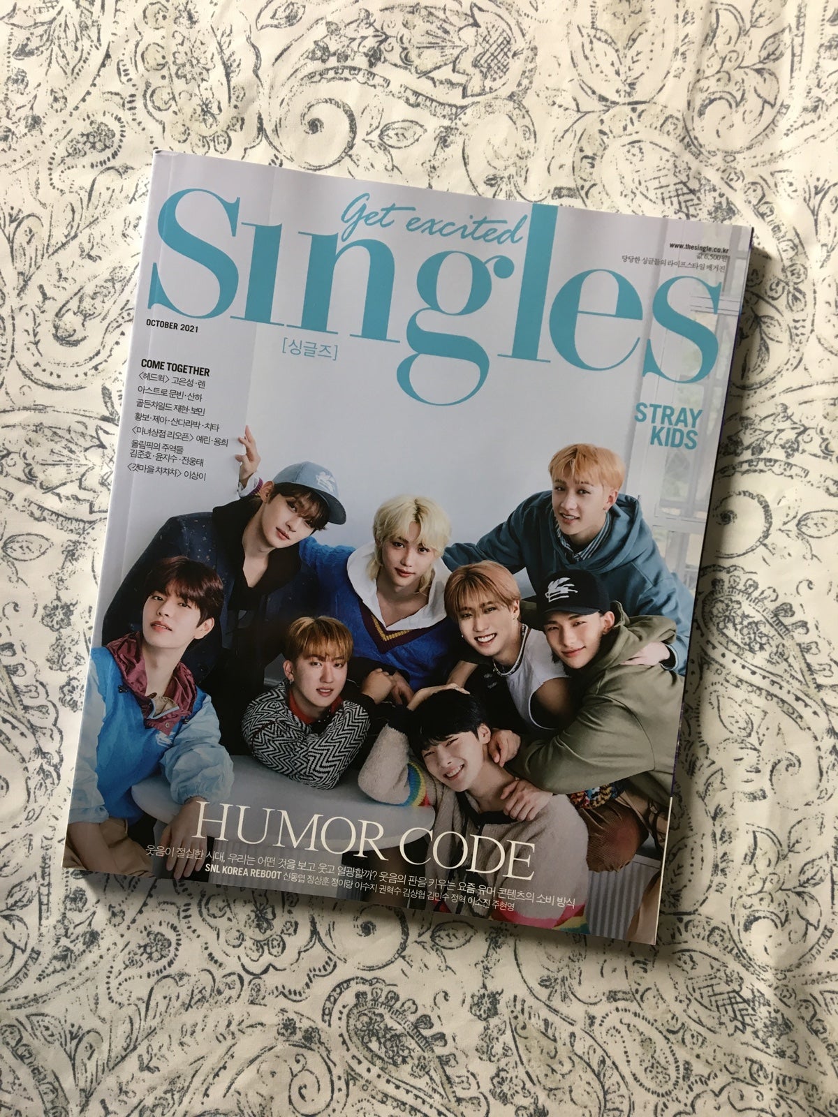 Stray Kids Singles Magazine (Cover B)