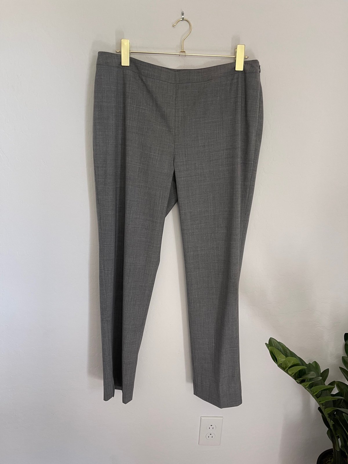 LAFAYETTE 148 NEW YORK Virgin Wool Dress Pants Size 12