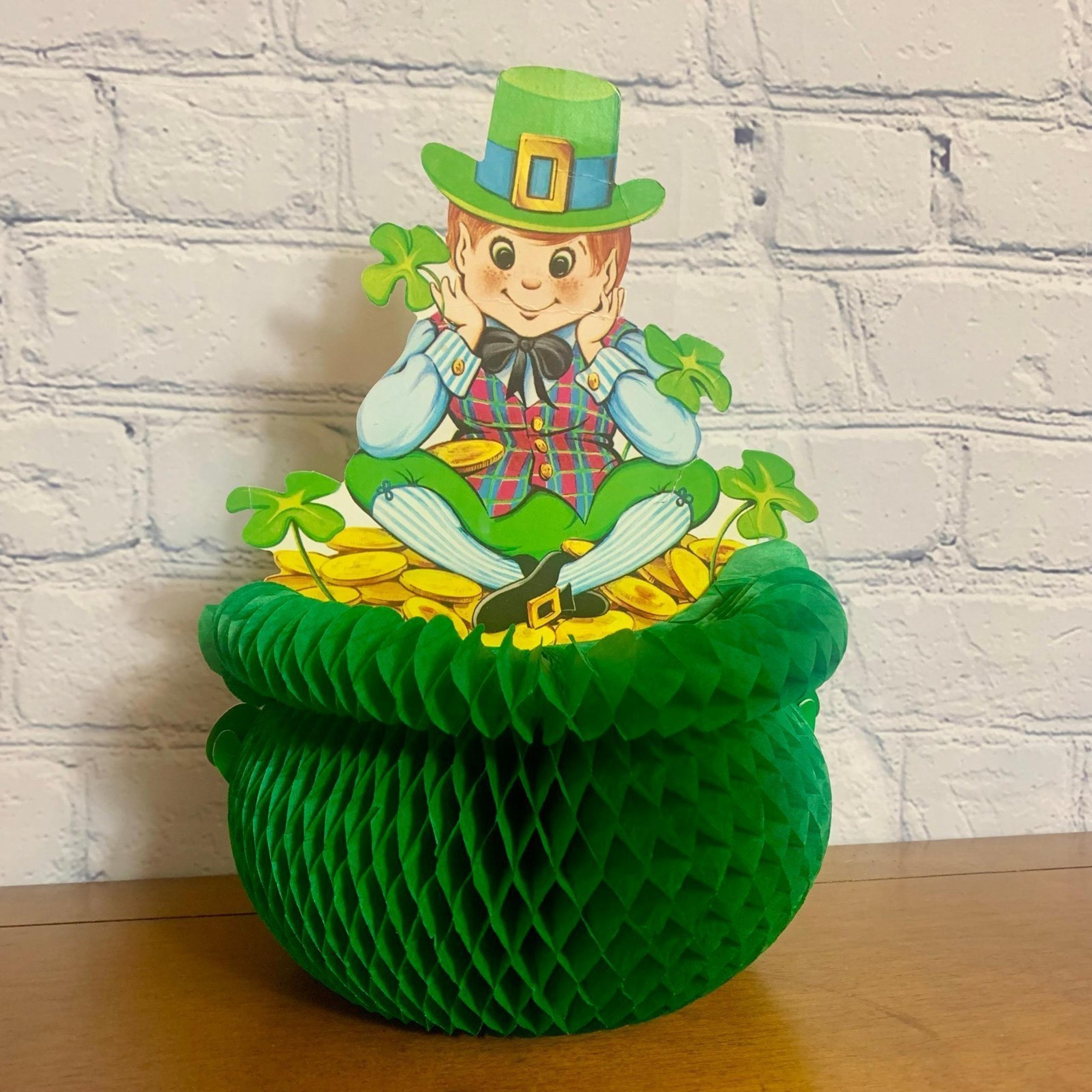 Vintage 70s St Patrick's Day Honeycomb Leprechaun Pot of Gold Centerpiece