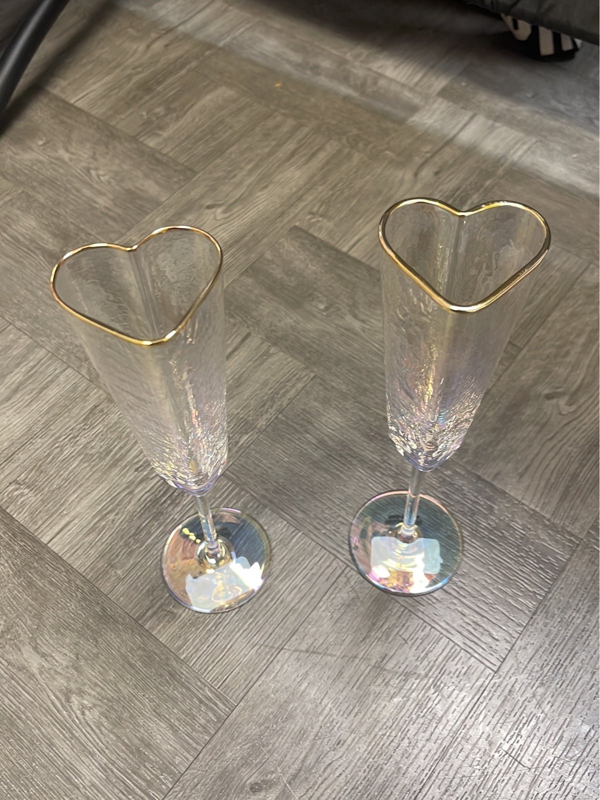 NWT Iridescent Champagne Heart Shaped Flutes - Set of 2