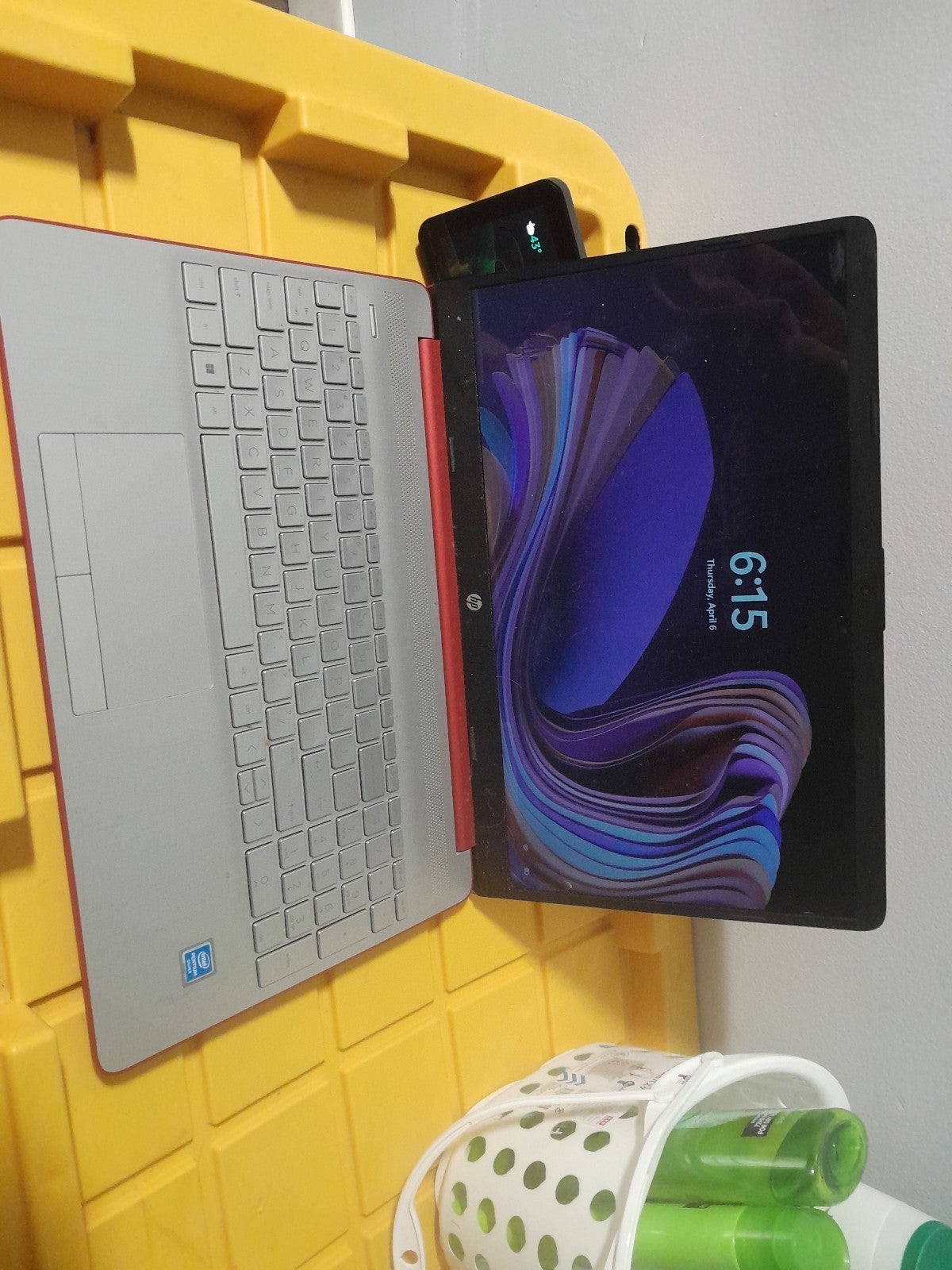 HP laptiop in red