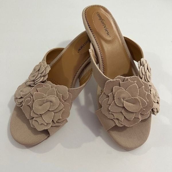 Comfortview wide width nude the Carmen mule shoes