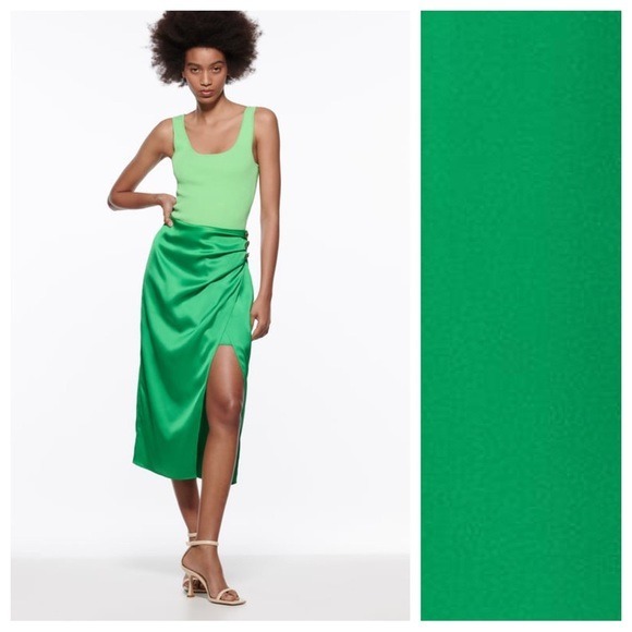 NWT. Zara Emerald Satin Effect Ruched Midi Skirt. Size S.