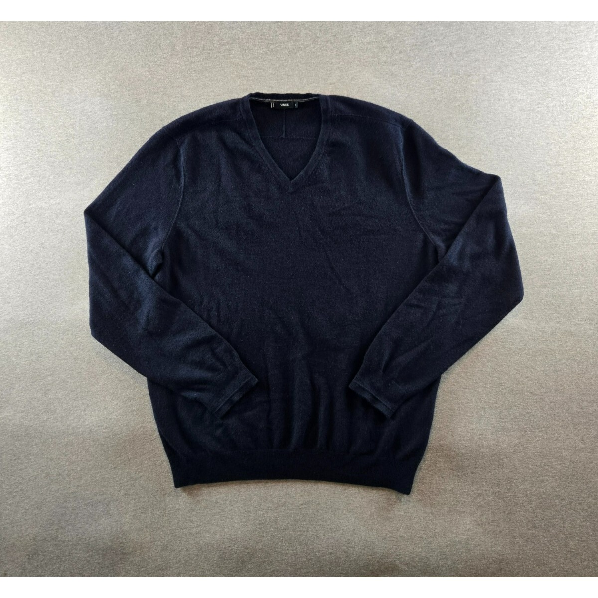 Vince Sweater Men XL Navy 100% Cashmere Pullover V-Neck Preppy Casual Knit