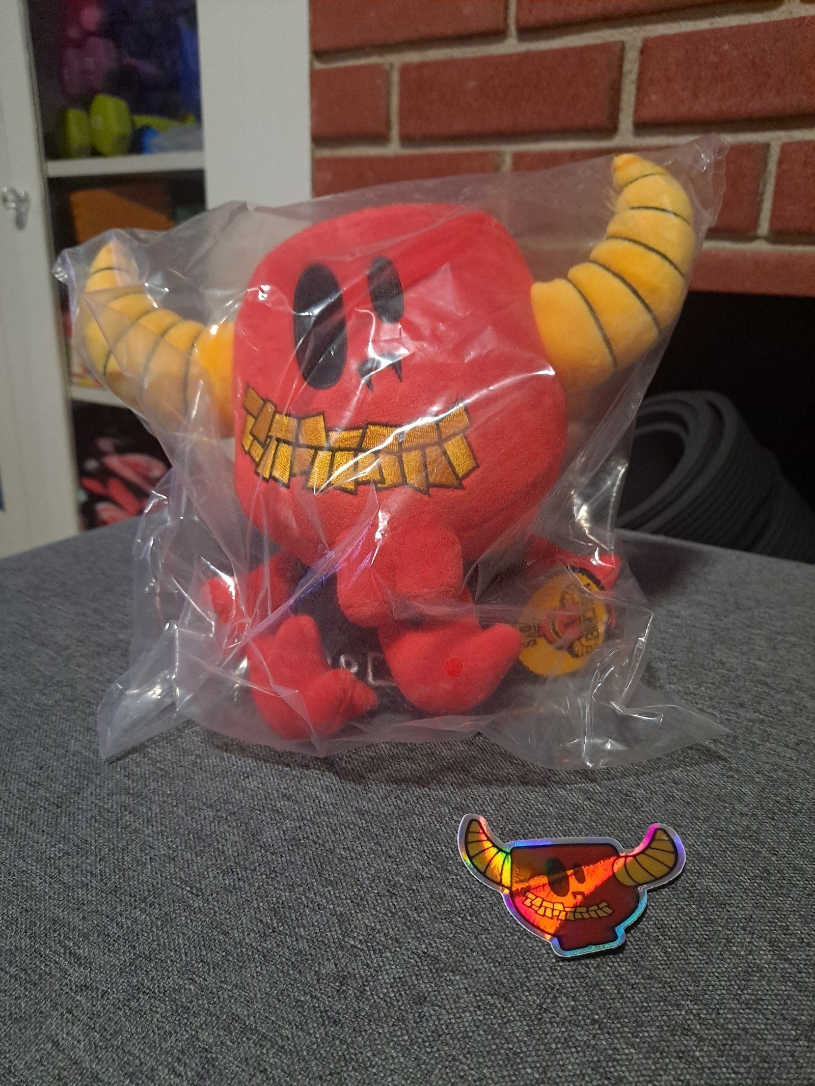 Mischief Toys - Gastley Plush (200 First Run) and sticker