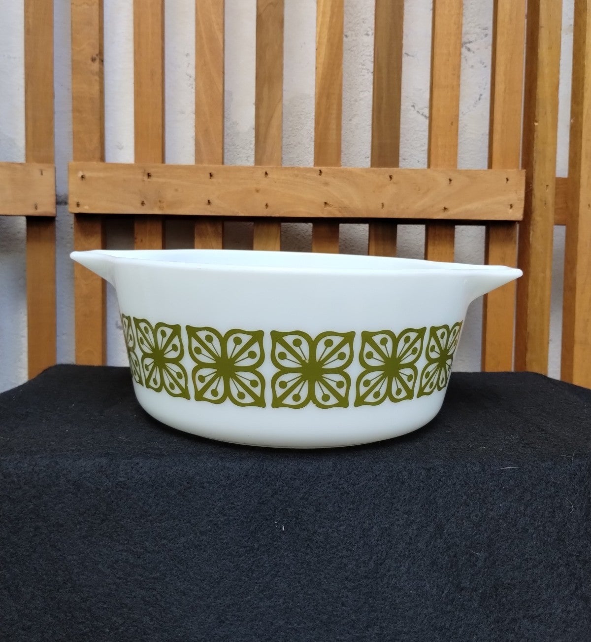 Vintage Pyrex Verde Casserole Dish 475b 2-1/2 qt