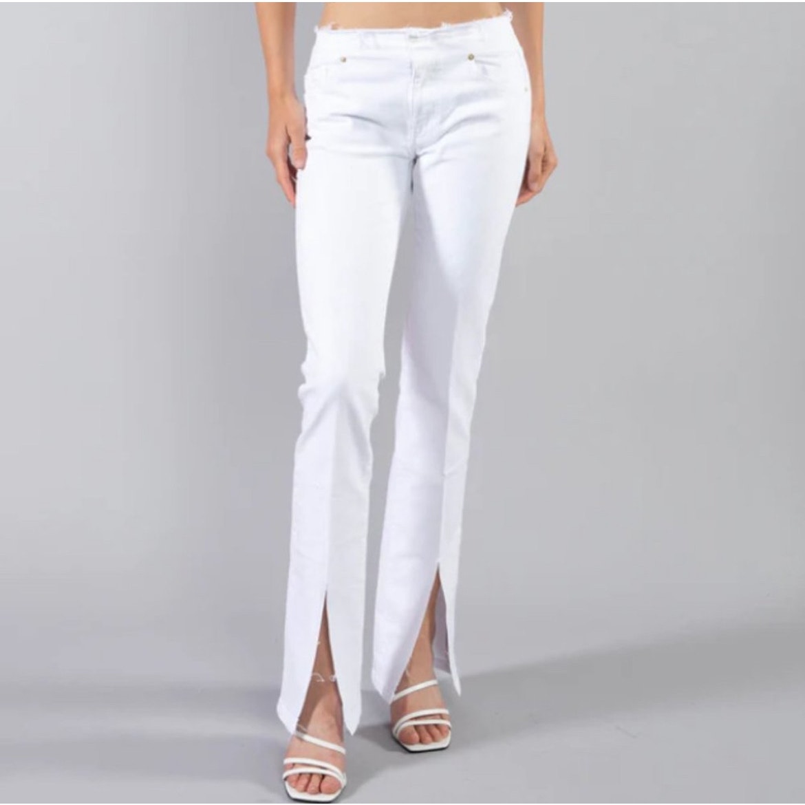 Frame Women’s white jeans, raw hem at waist, split flare hem, Size 24