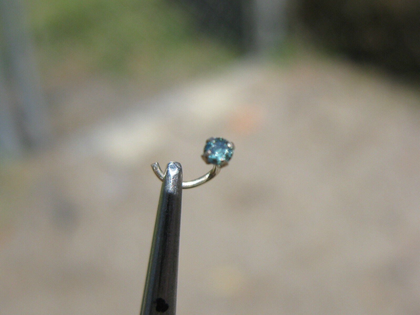 2mm 14k WHITE GOLD MICRO BLUE DIAMOND NOSE RING,w/CERTIFI CATE OF AUTHENTICITY