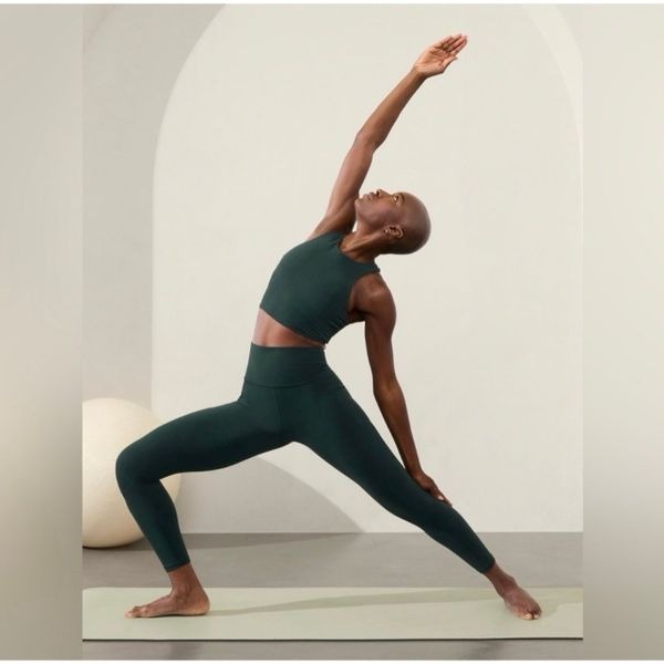 Athleta Salutation Stash High Rise Tight size S Small