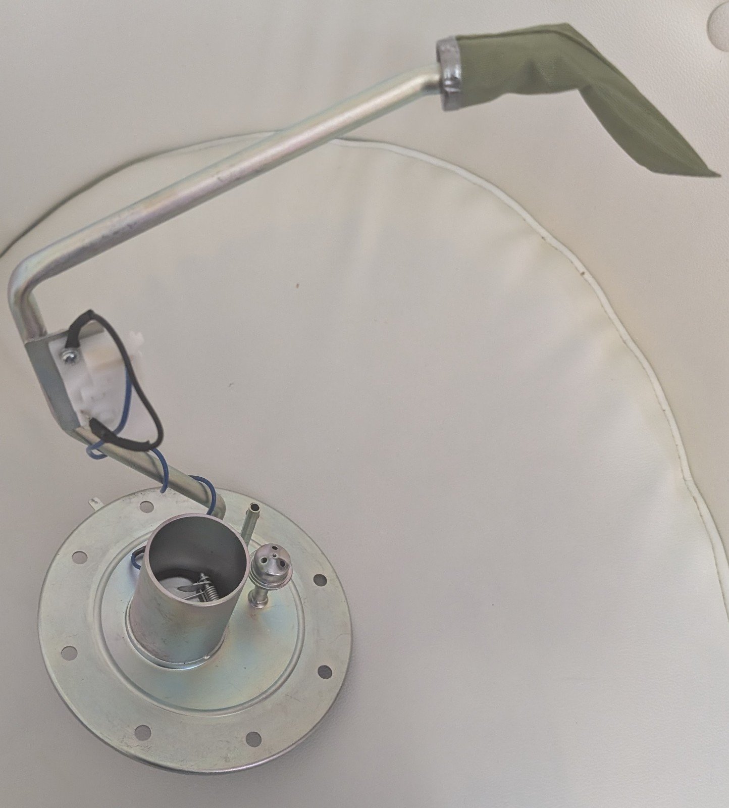 Fuel Tank Sending Unit Compatible with Chevrolet Corvette
