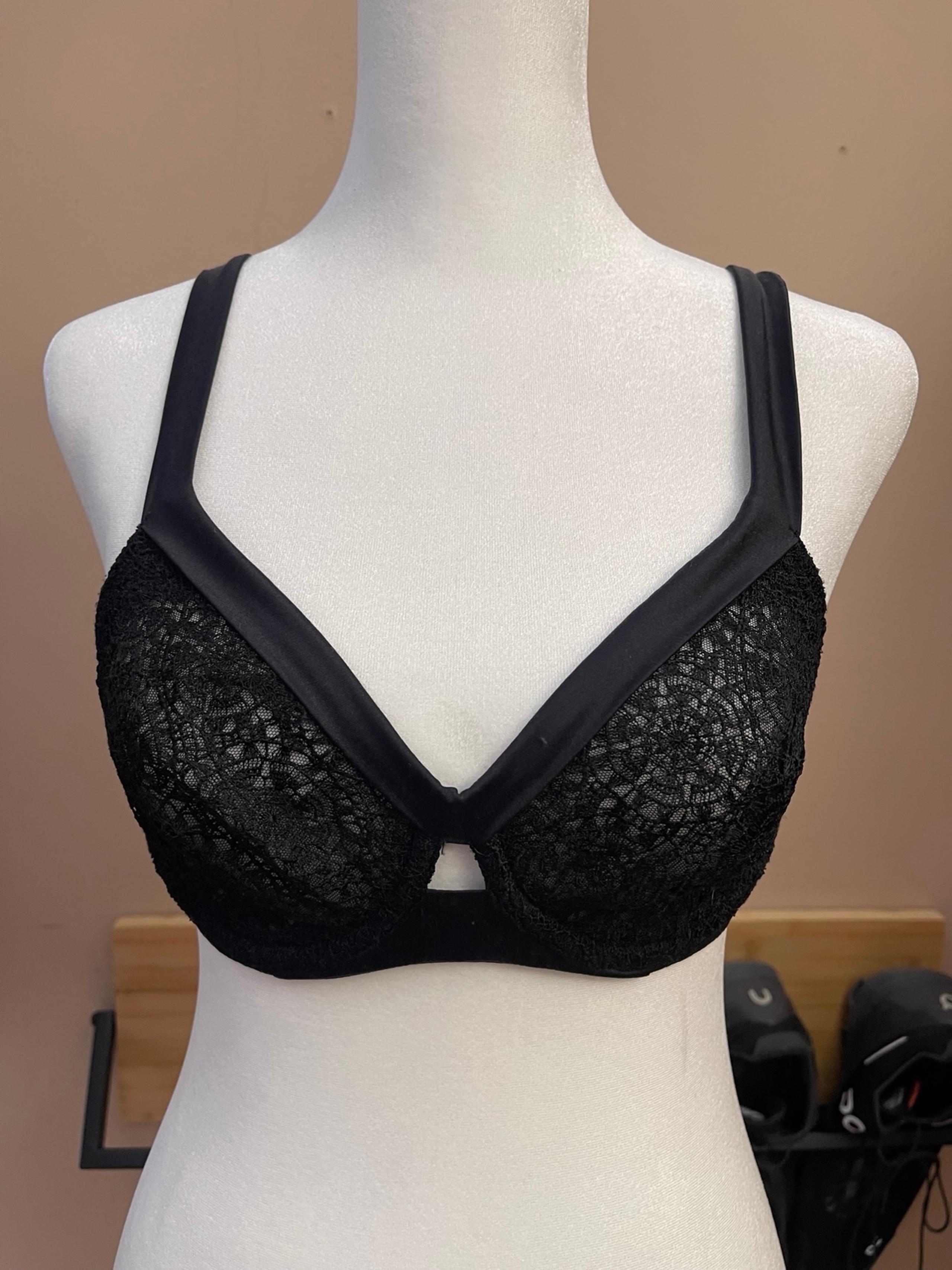 Size 34B La Perla Lace Underwire Black
