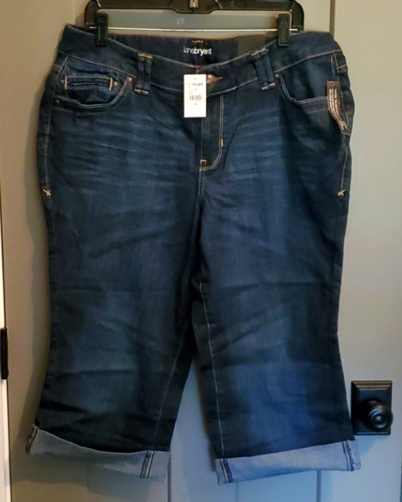 Lane Bryant brand Totally Cropped - NEW WITH TAGS. BENEFITS RESCUE DOGS