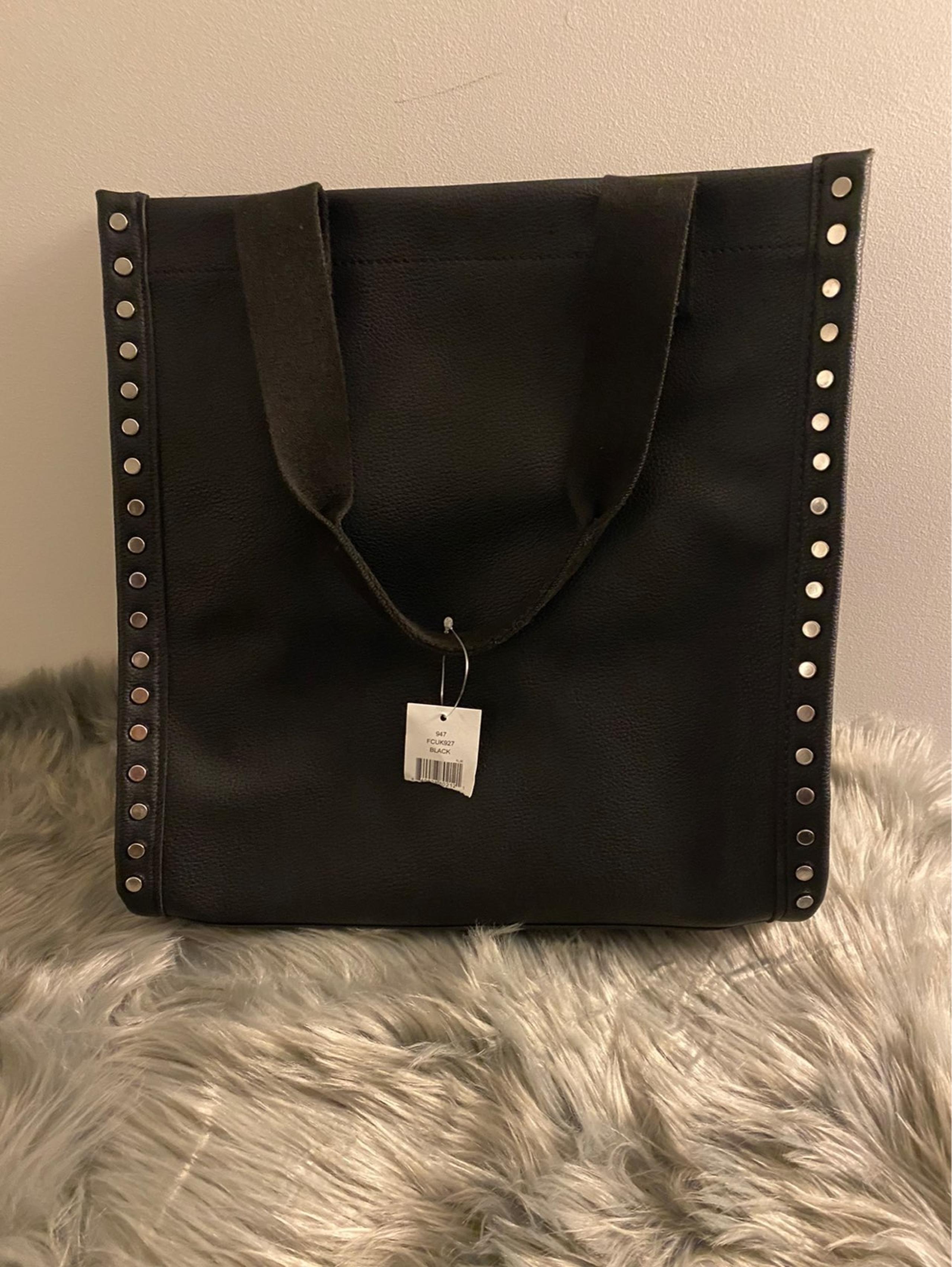 ᖴᖇEᑎᑕᕼ ᑕOᑎᑎEᑕTIOᑎ ᗷᒪᗩᑕK TOTE ~ ᗷᖇᗩᑎᗪ ᑎEᗯ