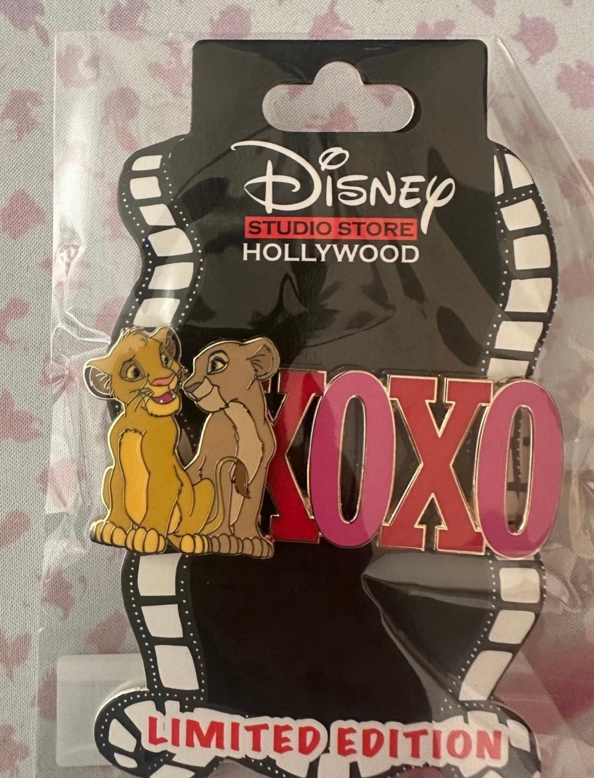 Disney DSSH 2025 XOXO Valentine’s Day Simba & Nala LE 400 Pin