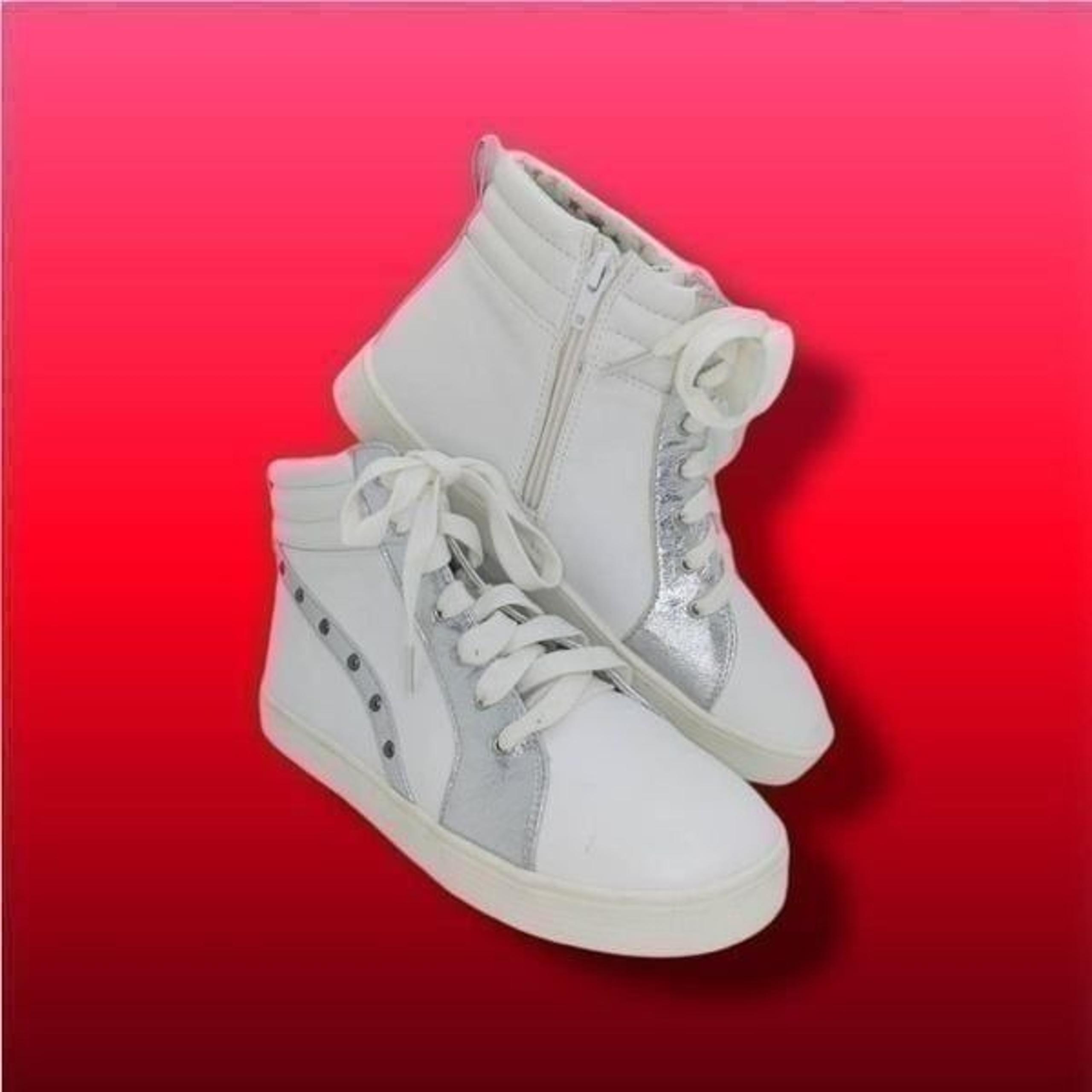 Justice Womens NEW Fashion Designer White w/Silver Accent Hi-Top Sneakers- sz. 7