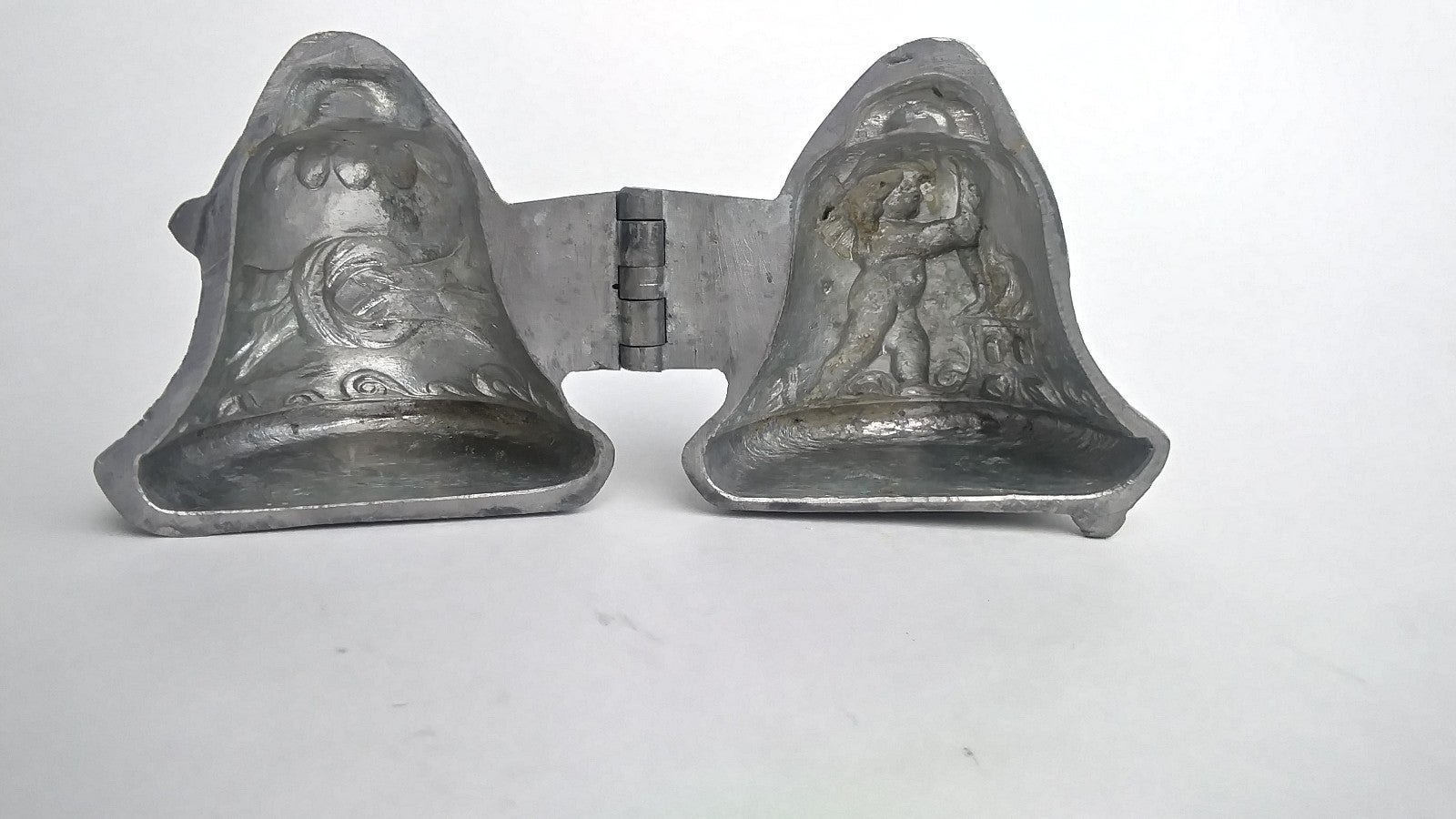 Antique Eppelsheimer E & Co 1019 Pewter Bell And Pear Mold Hinged Exc. Cond,
