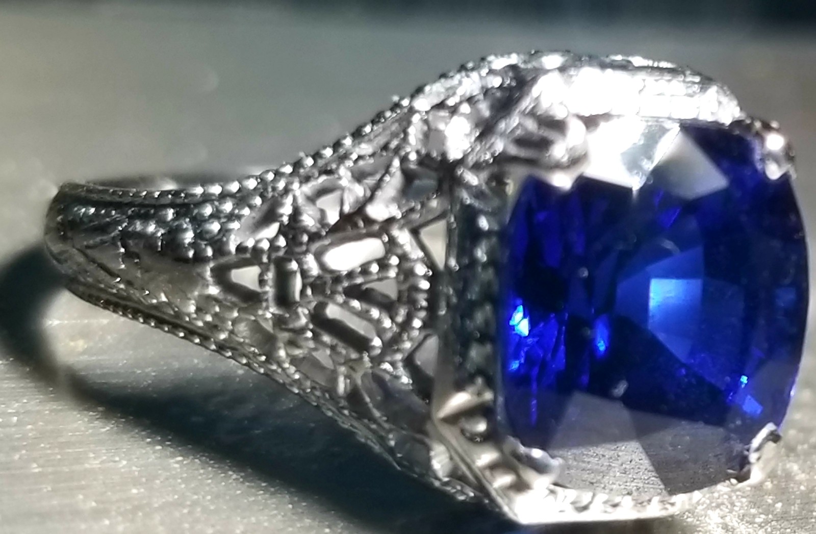10k solid White Gold Filigree lab crafted Sapphire Art Deco Ring size 8